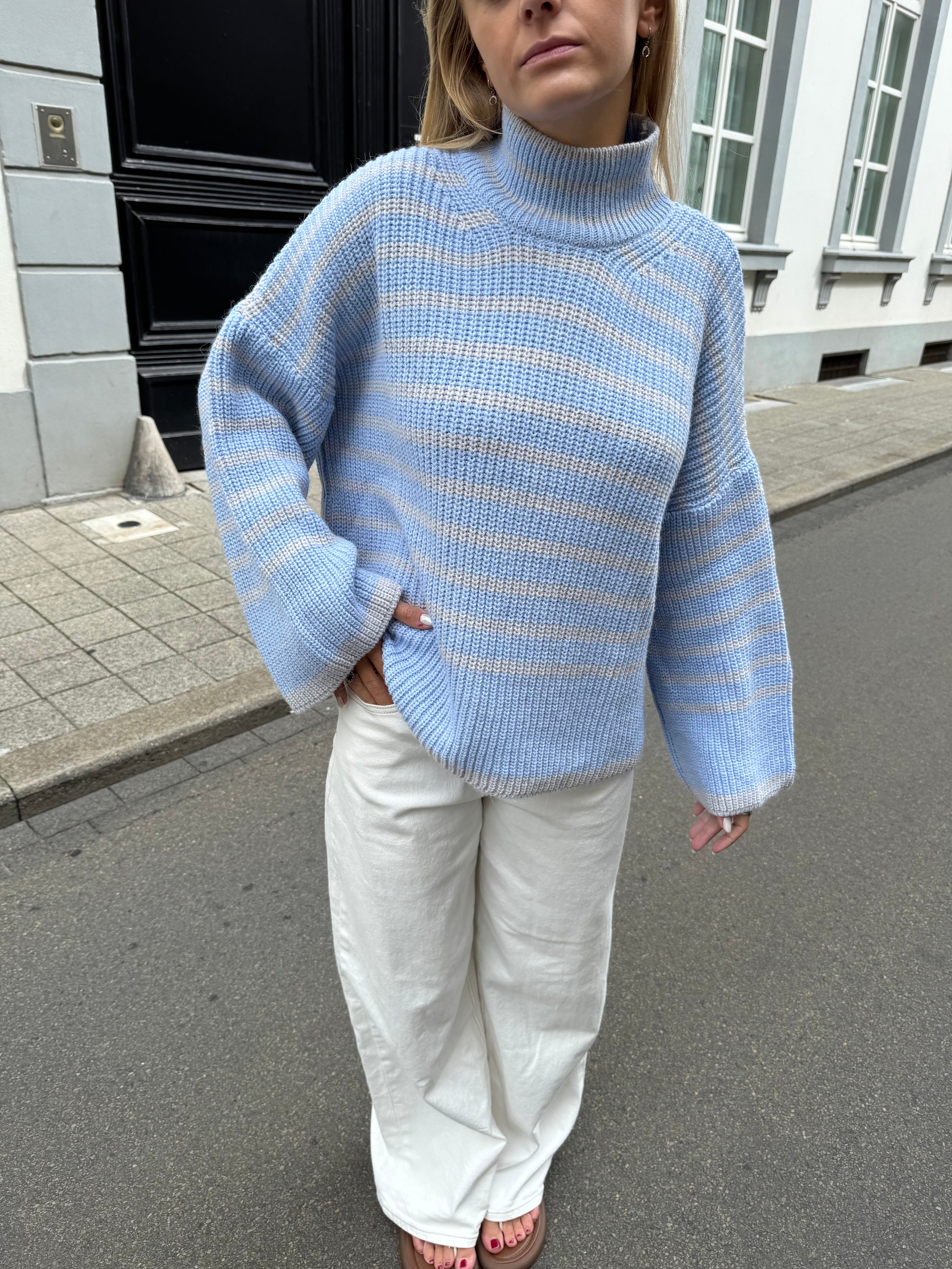 Sky sweater