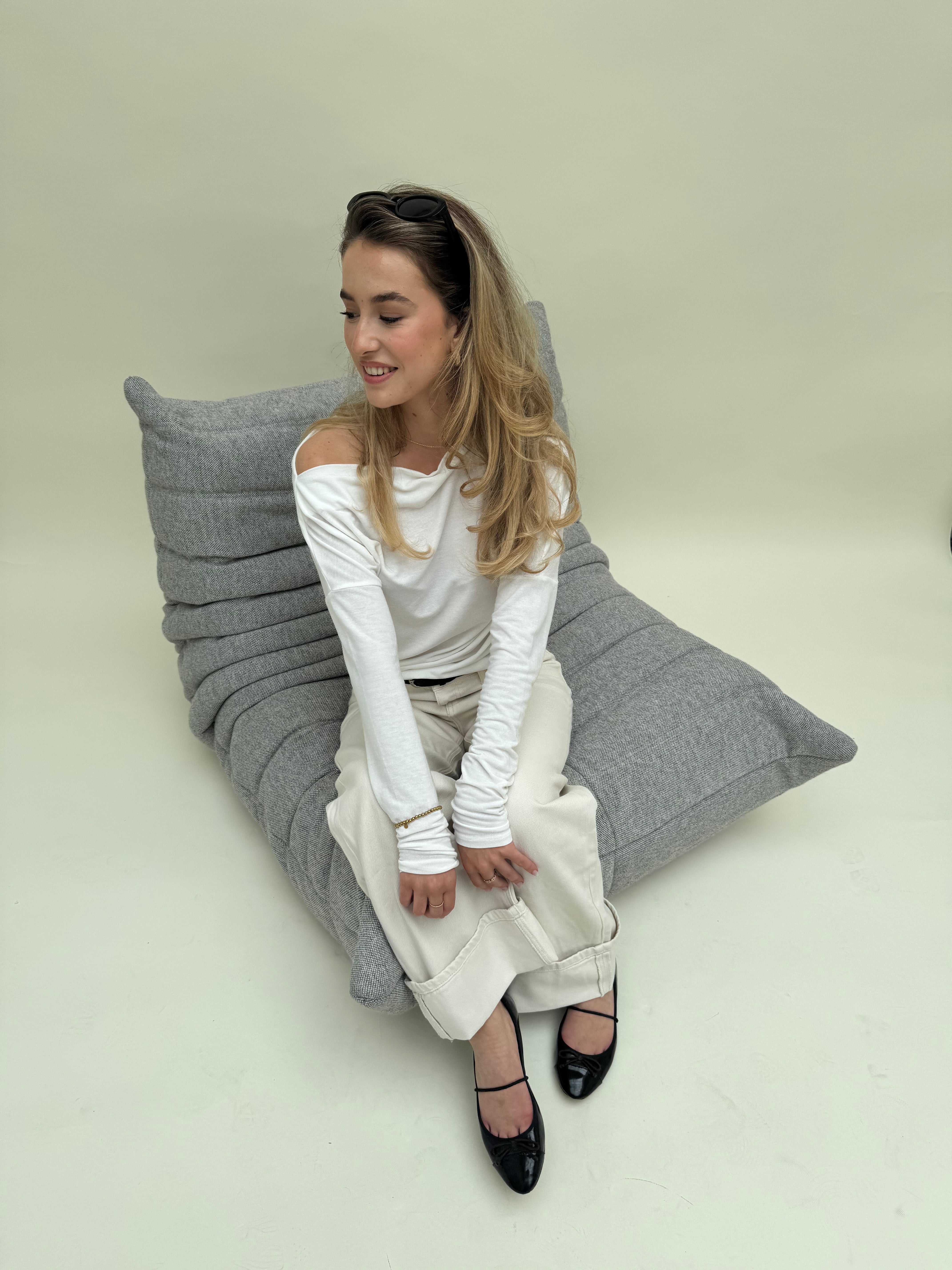 Beige folded edge jeans