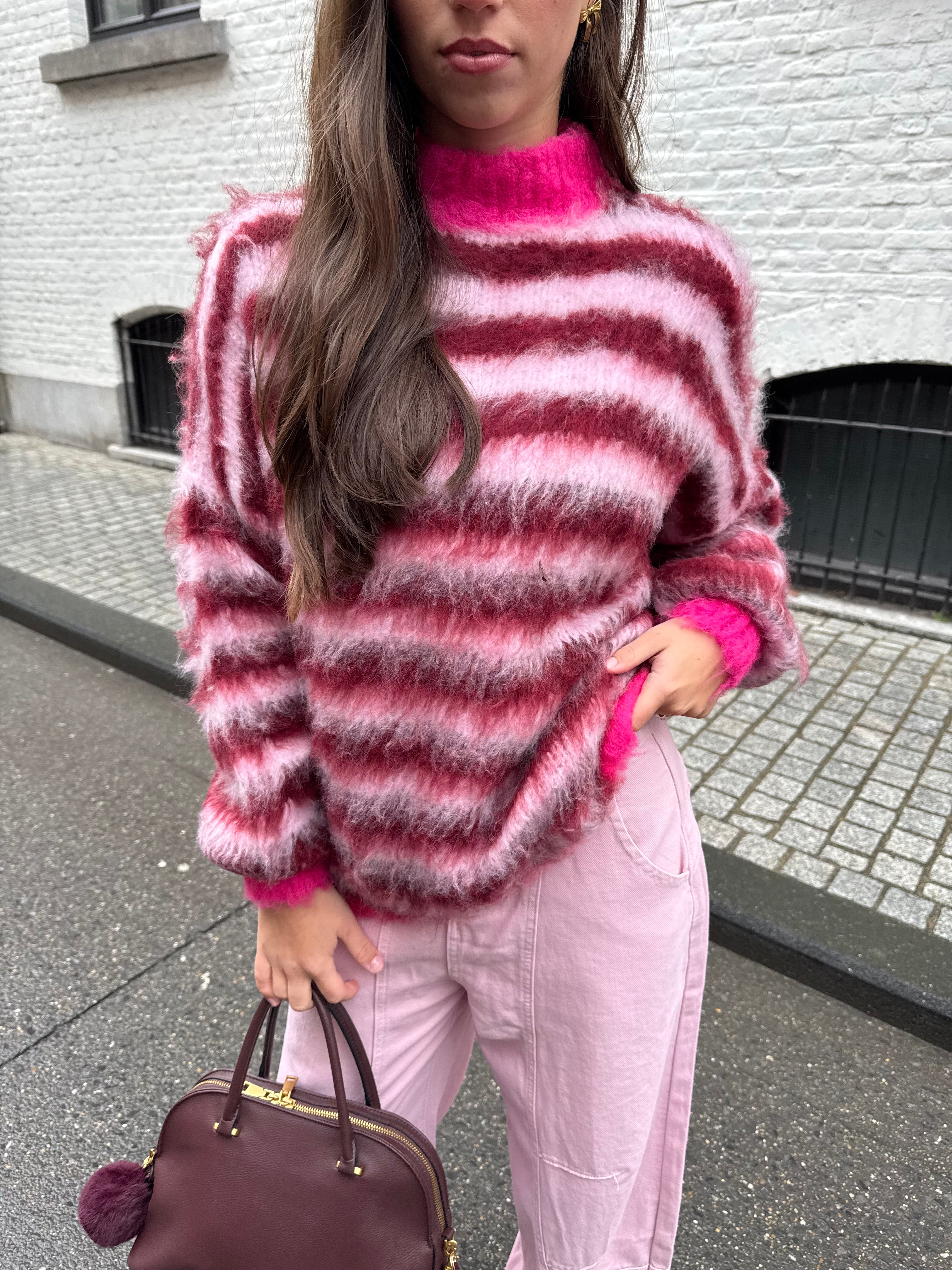 Furry knit pink