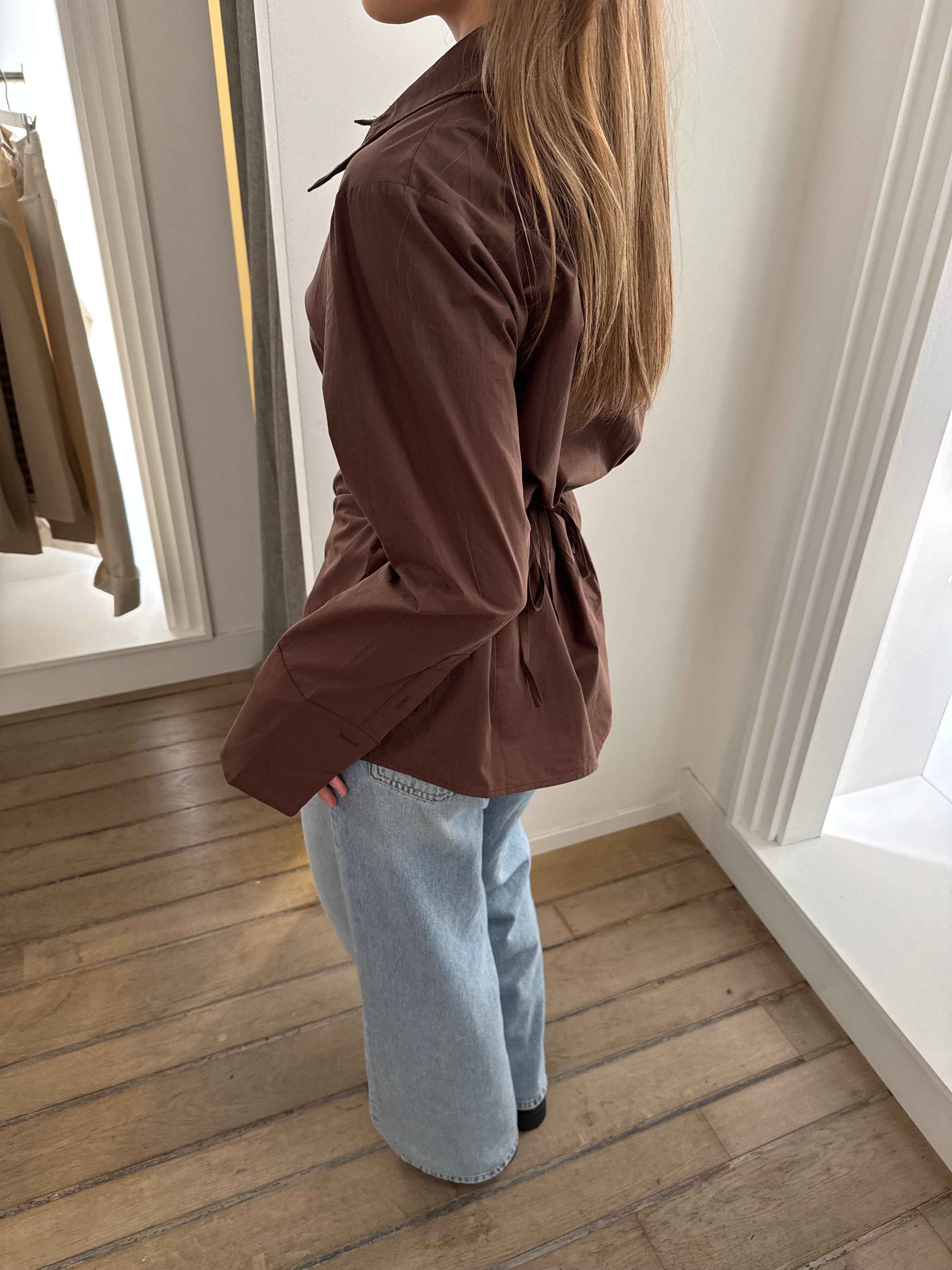 Waist shirt brown